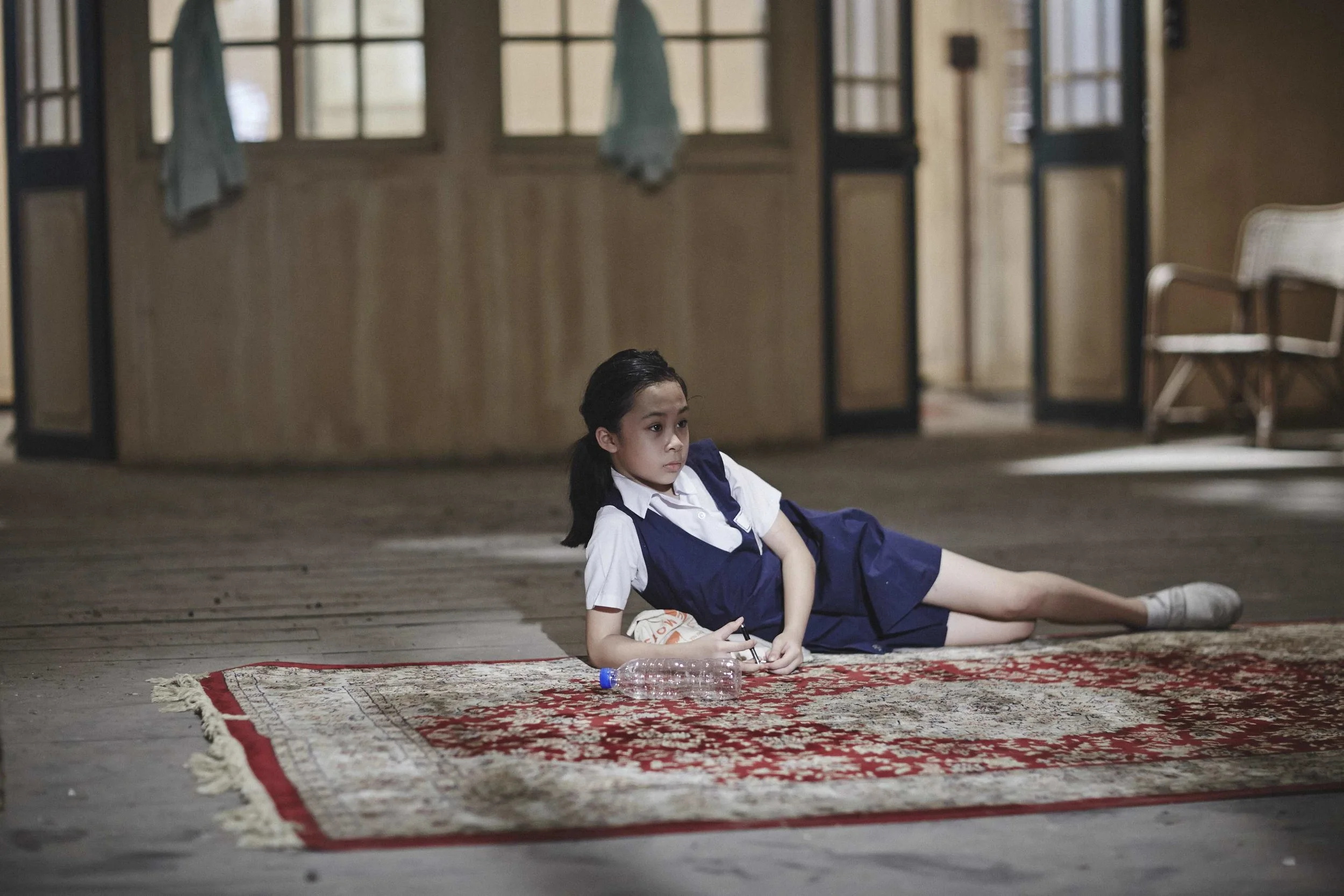 Charlotte Lim / Malaysia / 2016 / Mandarin / 30min A schoolgirl, meticulously observed by a patient camera in a small, yet sensitive story. Perhaps a lesson in life, for it isn’t as innocent as it seems. Director: Charlotte Lim has assisted in direction and production for Malaysian new wave pioneers like James Lee and Ho Yuhang in films like /Things We Do when We Fall in Love/ /Petaling Street Warriors/ (James Lee); /Sanctuary/ /Rain Dogs/ /At The End of Daybreak/ (Ho Yuhang). Recently she had just finished the shooting on Ho Yuhang’s action-violent movie /Mrs.K/.