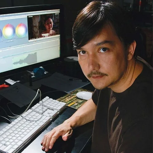 Editing Mentor: Lee Chatametikool (Thailand) Lee Chatametikool is an award-winning editor and filmmaker. After studying in the United States, he returned to Bangkok in 2001 for Apichatpong Weerasethakul’s first feature, Blissfully Yours, marking the start of a decade of fruitful collaboration with Thailand’s new generation of filmmakers. While collaborating closely with prominent independent Thai directors – he has worked with Apichatpong on four of his films – he has also worked on commercial projects, including the hit Thai horror flick, Shutter (2004). He was twice awarded Best Editor at the Asian Film Awards, for Syndromes and a Century and Karaoke. The Bangkok Film Critic’s Assembly also named him Best Editor in 2008 for Wonderful Town. In 2002, Lee founded his own post-production company, Houdini Studio, which he expanded into a full-service digital laboratory, White Light Post, in 2010, to do color grading and finshing for Thai and regional feature films.