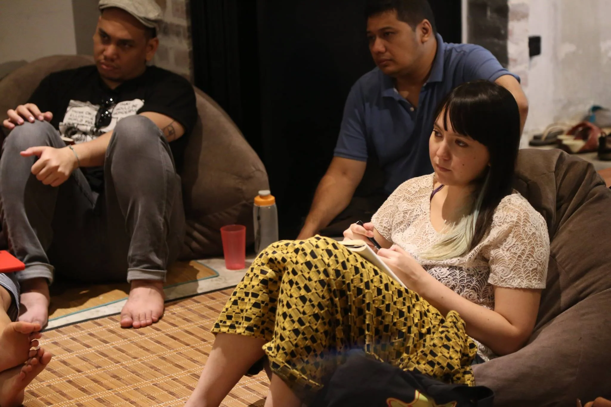 Here is a photo showing Amanda taking notes and looking very serious during the Shortcuts Script Development Workshop in Yasmin Ahmad Museum in Ipoh. We believed Woo Ming Jin was giving lecture at that moment. 