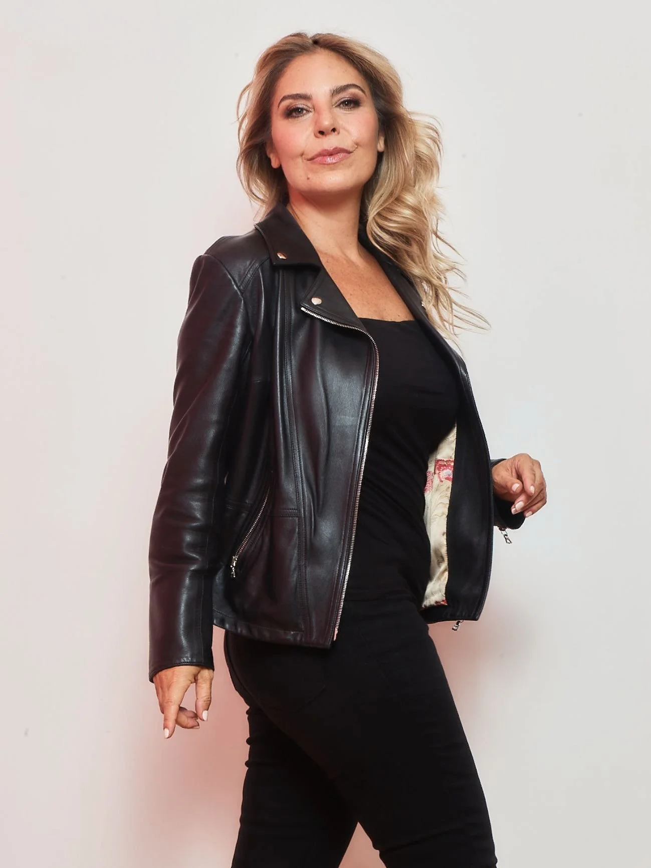 leather Alexandra