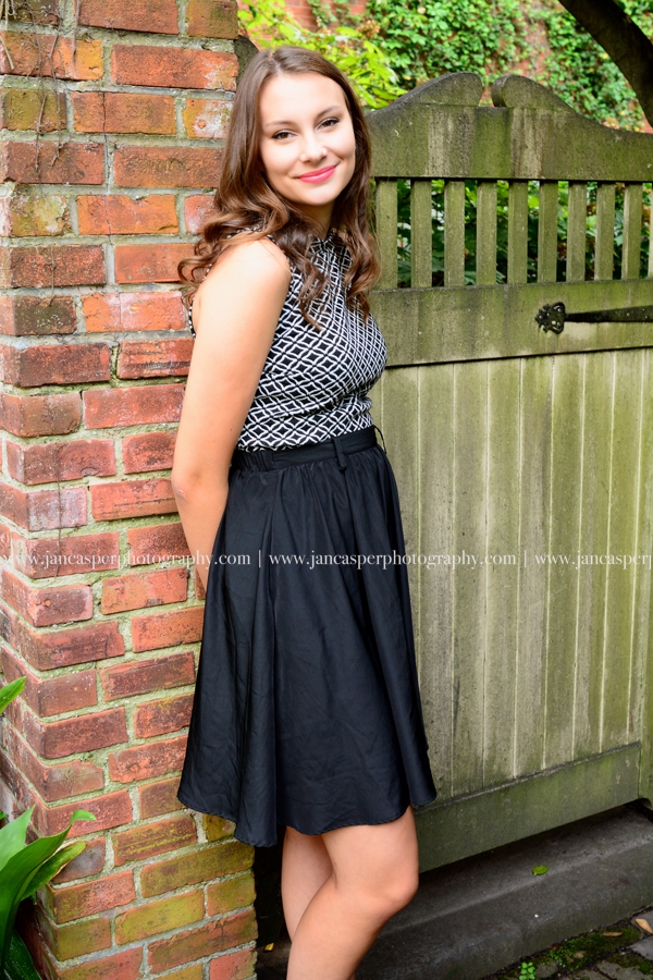 downtown Norfolk Virginia senior portrait Jan Casper Photography