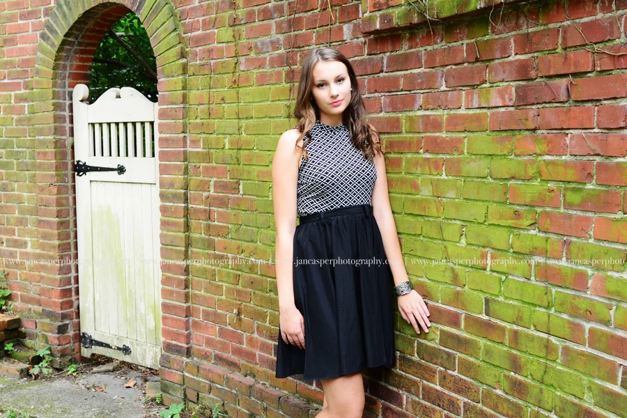 downtown Norfolk Virginia senior portrait Jan Casper Photography