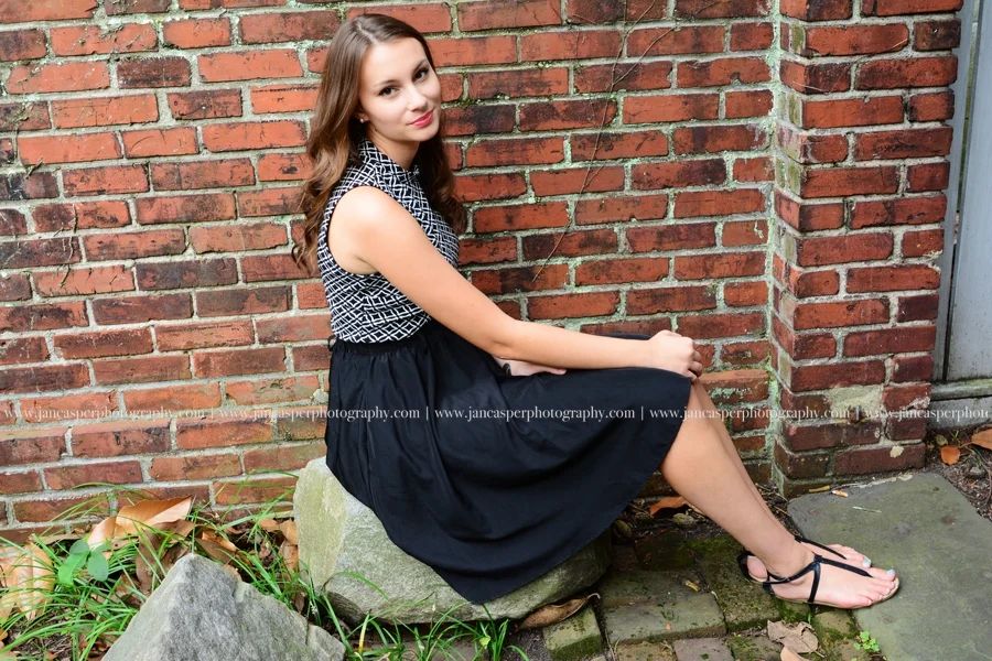 downtown Norfolk Virginia senior portrait Jan Casper Photography