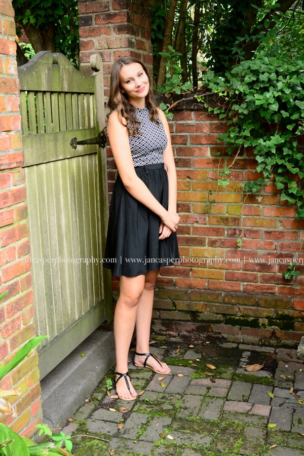 downtown Norfolk Virginia senior portrait Jan Casper Photography