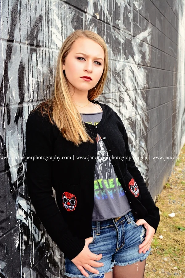 senior portrait Norfolk neon district Jan Casper Photography Virginia