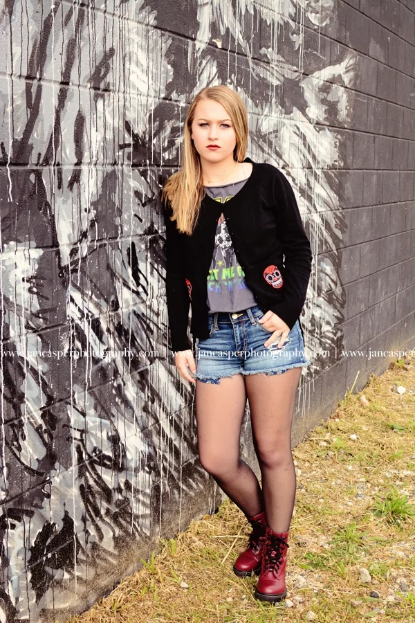 senior portrait Norfolk neon district Jan Casper Photography Virginia