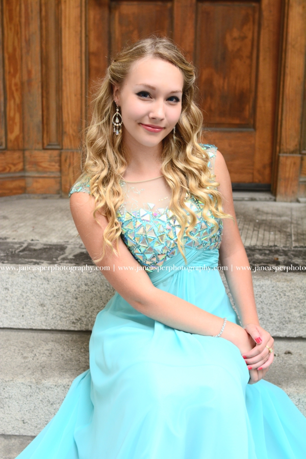 senior portrait downtown Norfolk Jan Casper Photography Virginia
