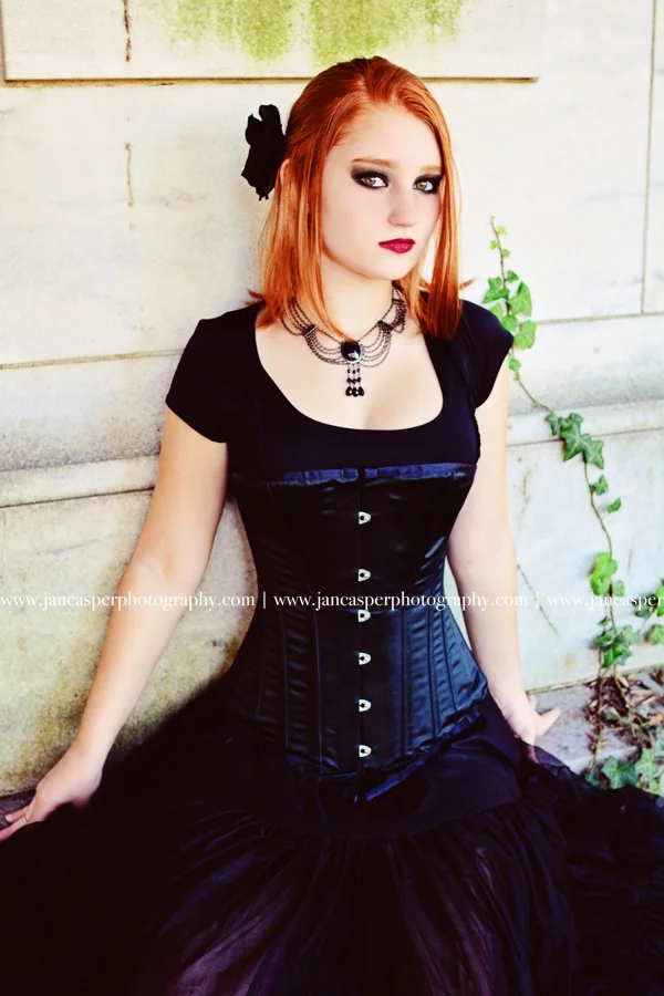 senior portrait Richmond Hollywood Cemetery Halloween Jan Casper Photography Virginia