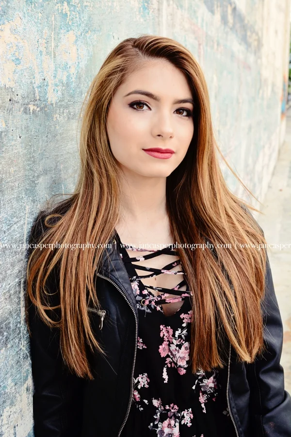 senior portrait Jan Casper Photography Norfolk Neon Arts District Virginia