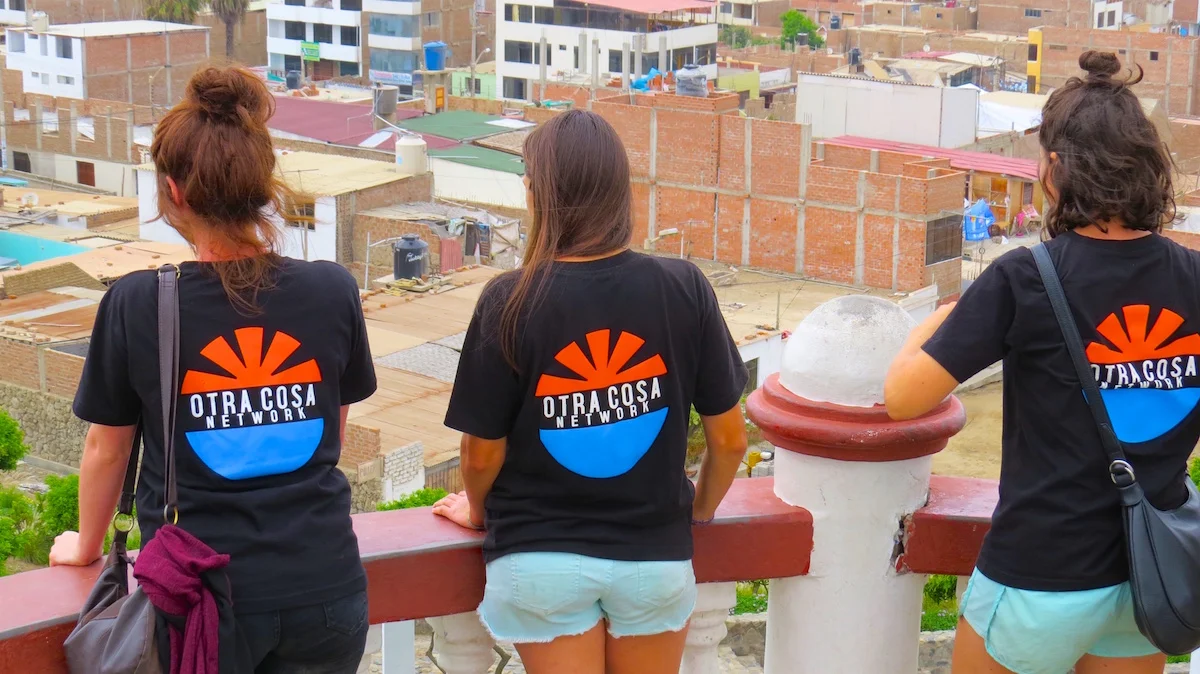 Otra Cosa volunteers