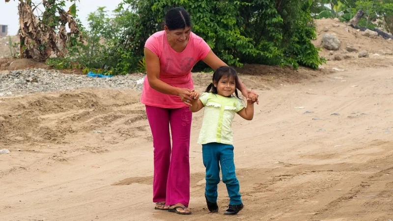 Mother and child in Peru