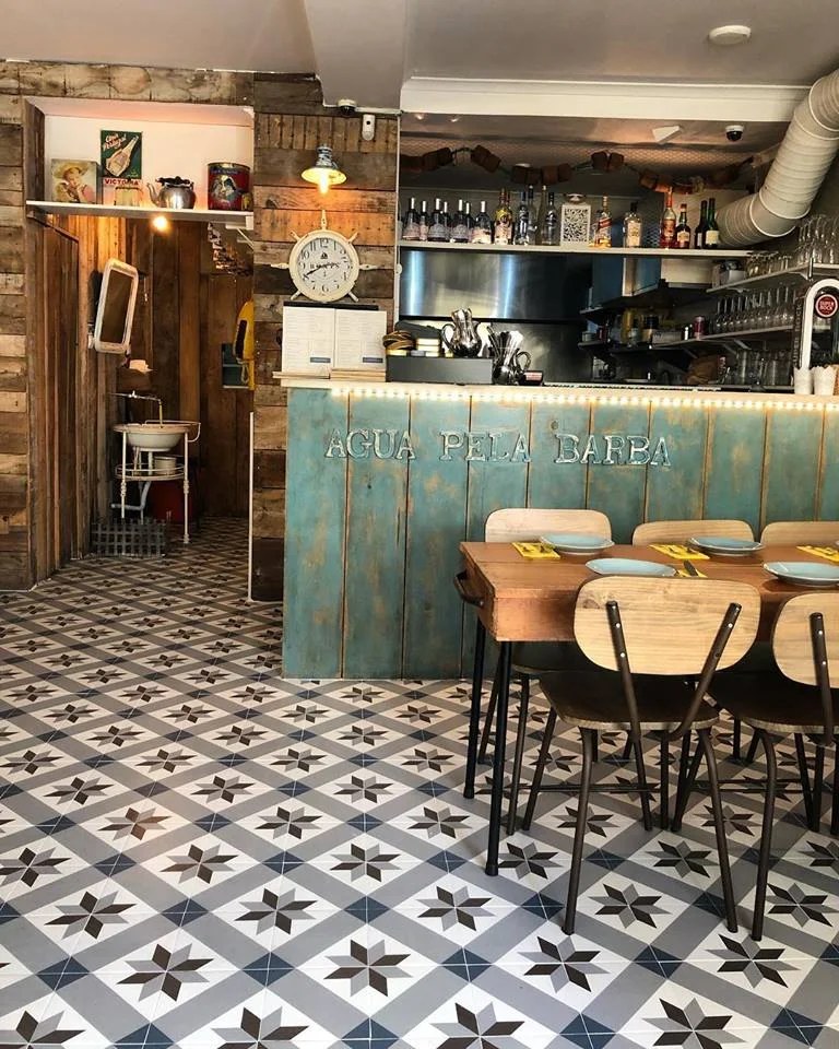 Água pela Barba lisbon.jpg