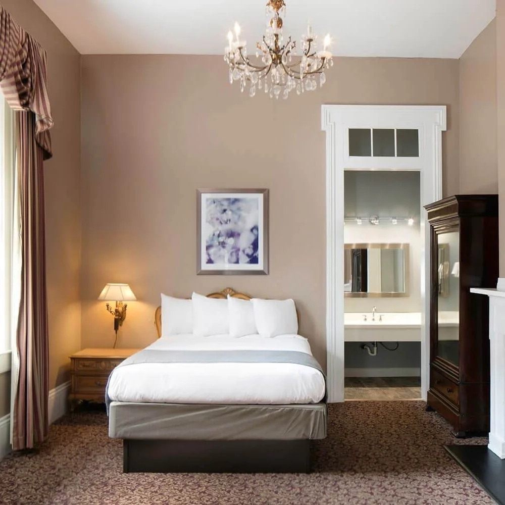 maison-saint-charles-hotel-suites-new-orleans-home11-top.jpg