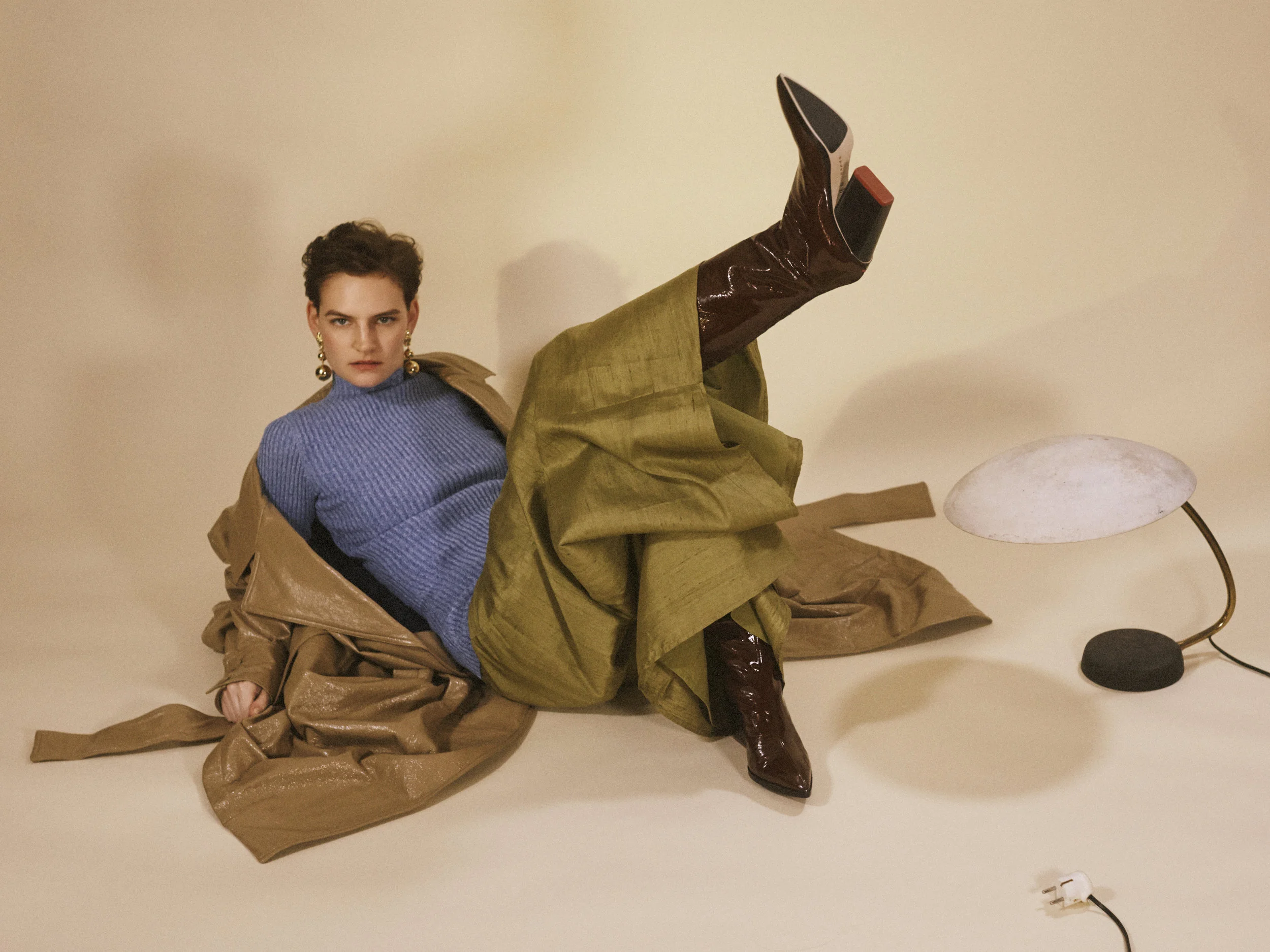 aeyde_n07_AW18_ANGELIQUE_crackle patent chestnut_300.jpg