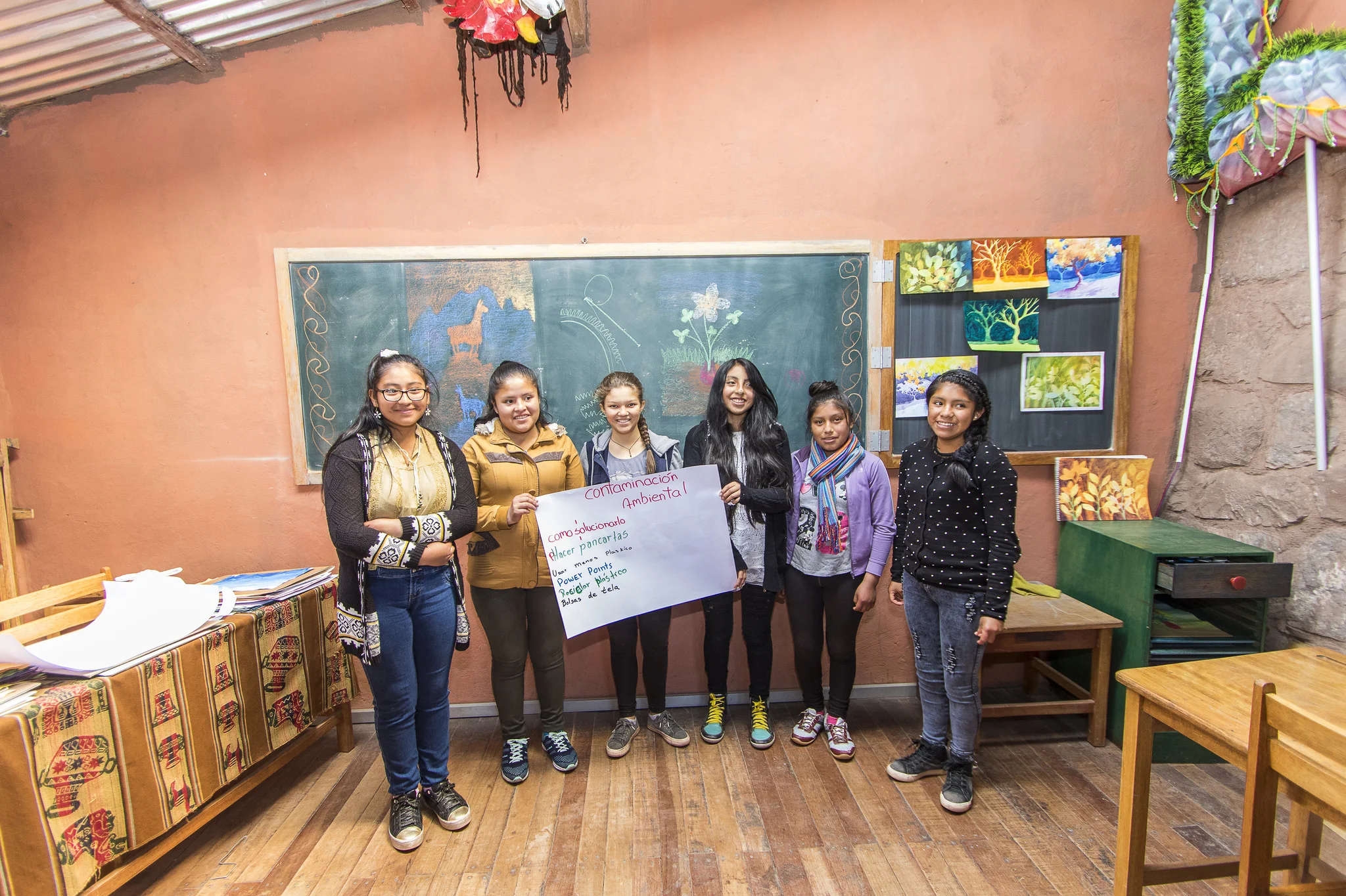 Women Who Will Change the World This is Flavia’s girls’ group. They meet weekly with their mentor, Indira. They’re currently working on an awareness campaign about environmental contamination and paying attention to the upcoming mayoral election. They say group work is important because “each person is a key part of it and that makes us strong and motivates us.” DONATE HERE!