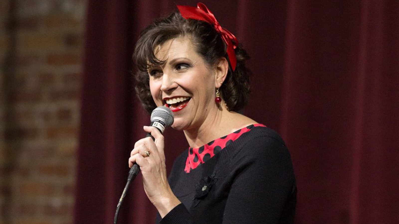 A Happy Holidays Cabaret (2018)