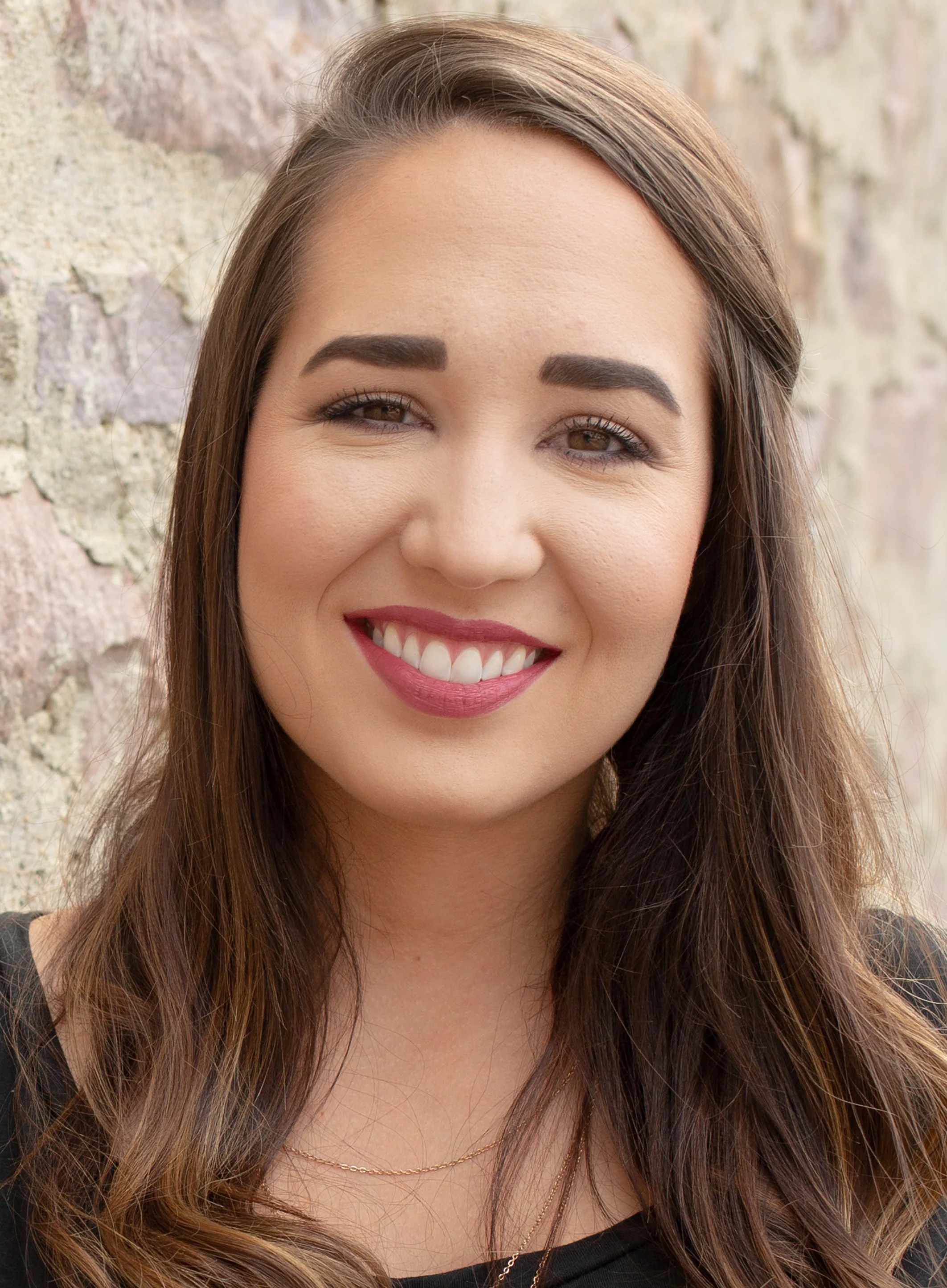 Larissa_S4Headshot.jpg