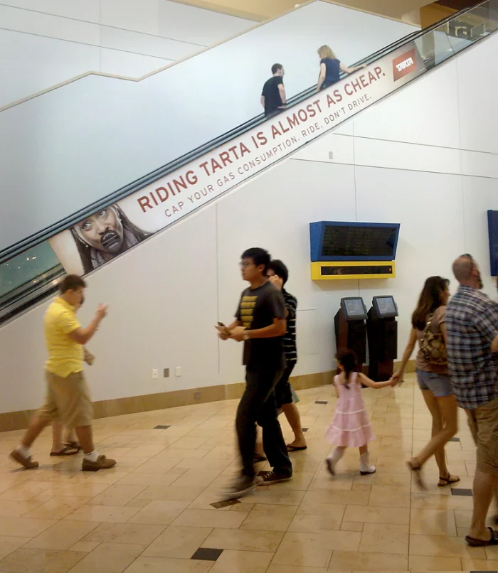 GAS GUZ MALL ESCALATOR.jpg