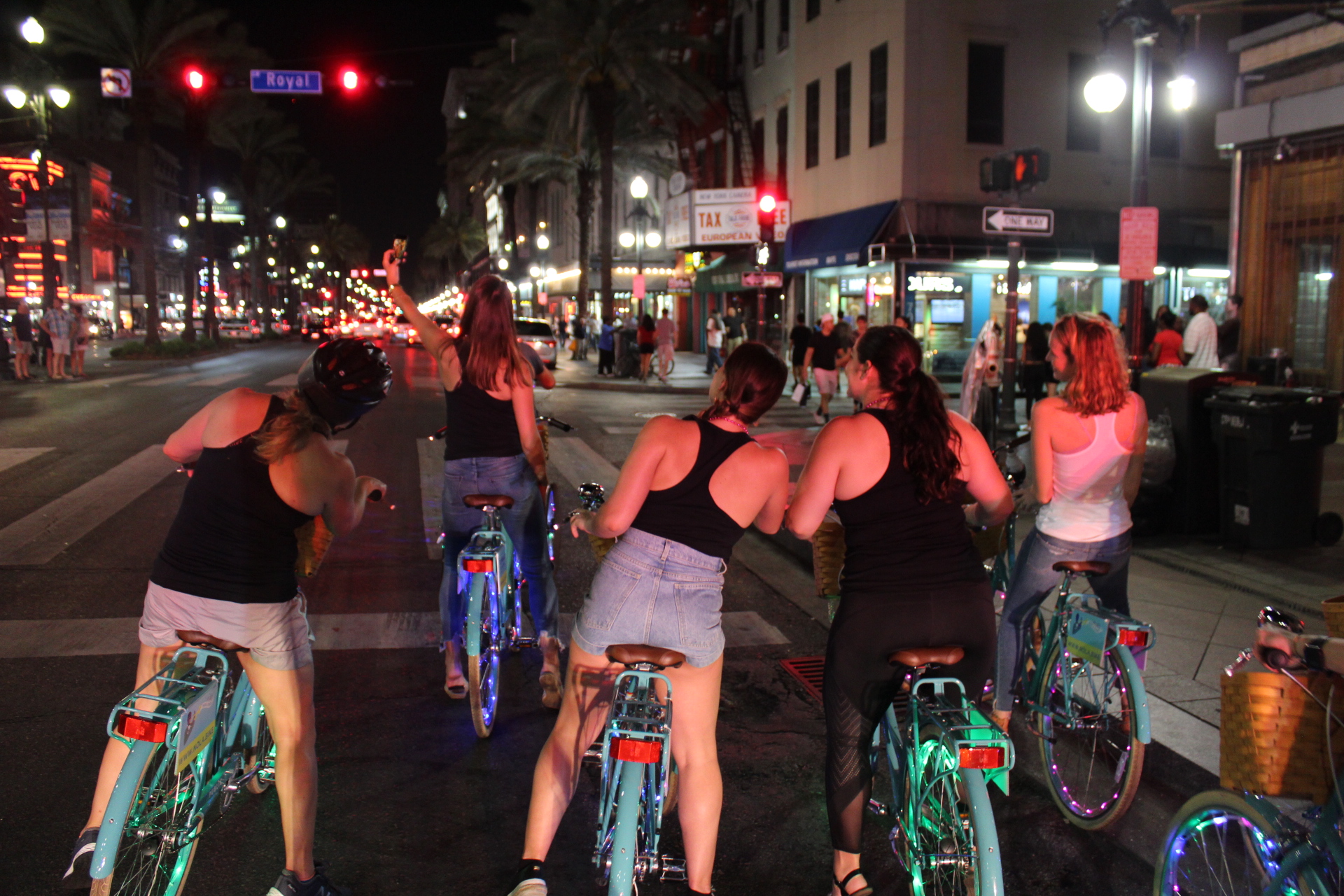  Our social ride is a party on two wheels. We offer the primer night ride of Nola. Be the lights of the city on our professionally maintained bikes. Our wheels are blinged out with lights and we have amplified music to boot. Don’t miss out on this am