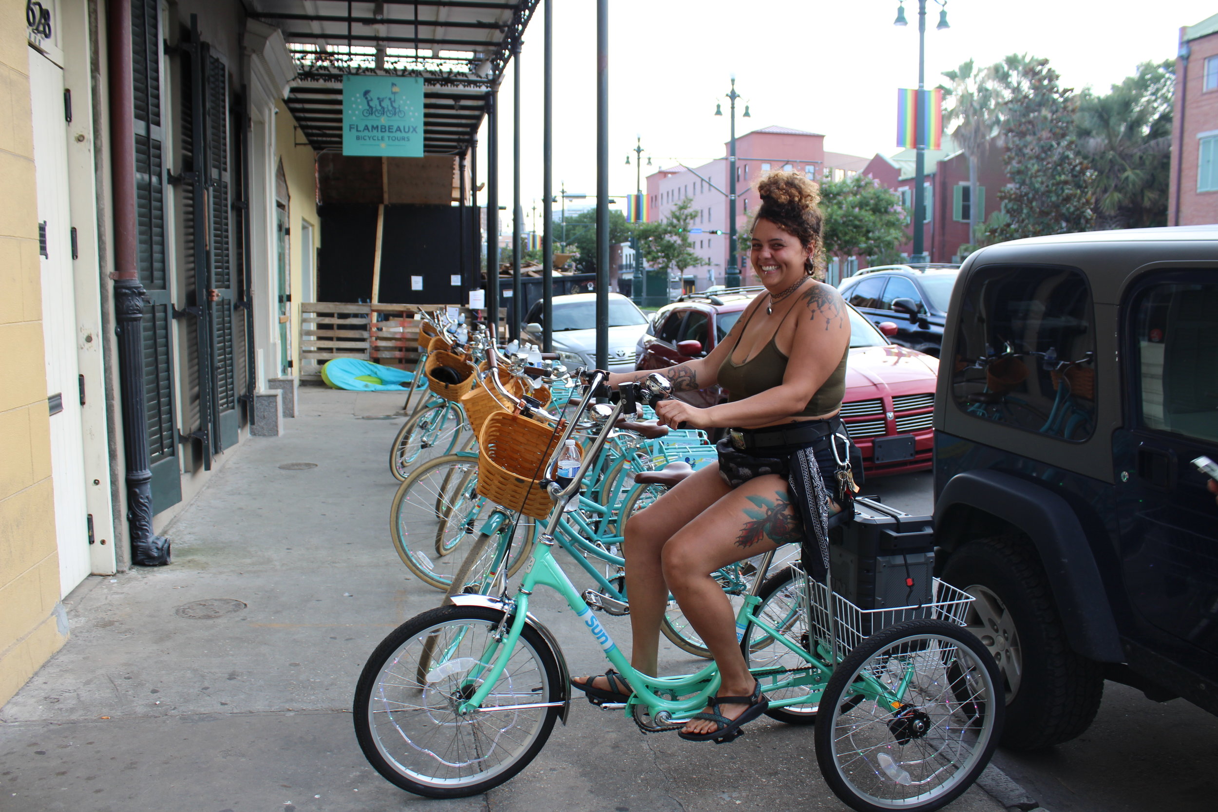  Our social ride is a party on two wheels. We offer the primer night ride of Nola. Be the lights of the city on our professionally maintained bikes. Our wheels are blinged out with lights and we have amplified music to boot. Don’t miss out on this am