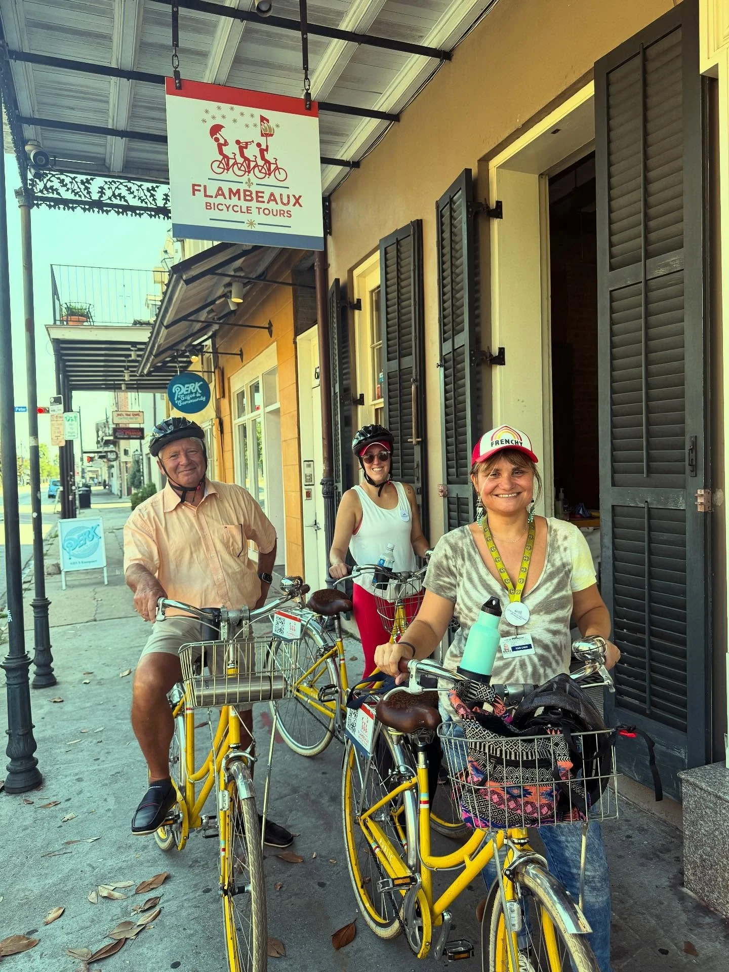 Oui, si vous souhaitez faire une visite guid&eacute;e en fran&ccedil;ais, Flambeaux peut vous l&rsquo;organiser. Veuillez nous contacter et nous vous organiserons une visite priv&eacute;e, car la plupart de nos clients parlent anglais. Nos guides qui