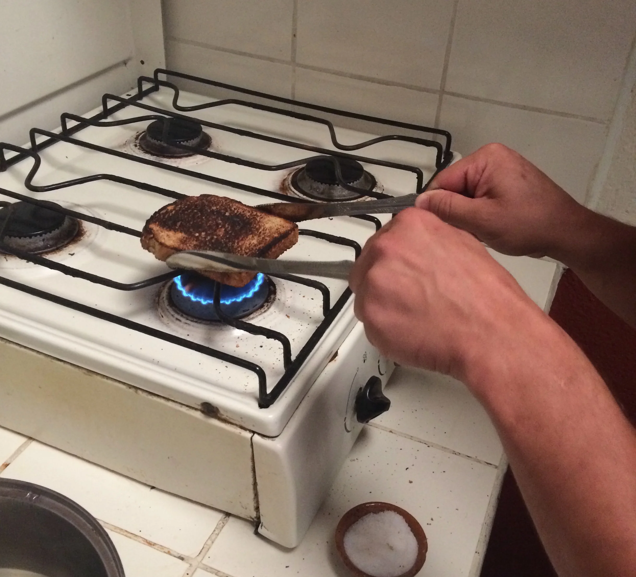 Hostel kitchens are very basic, often with no toaster or microwave. An example of our MacGyver cooking at its finest. 