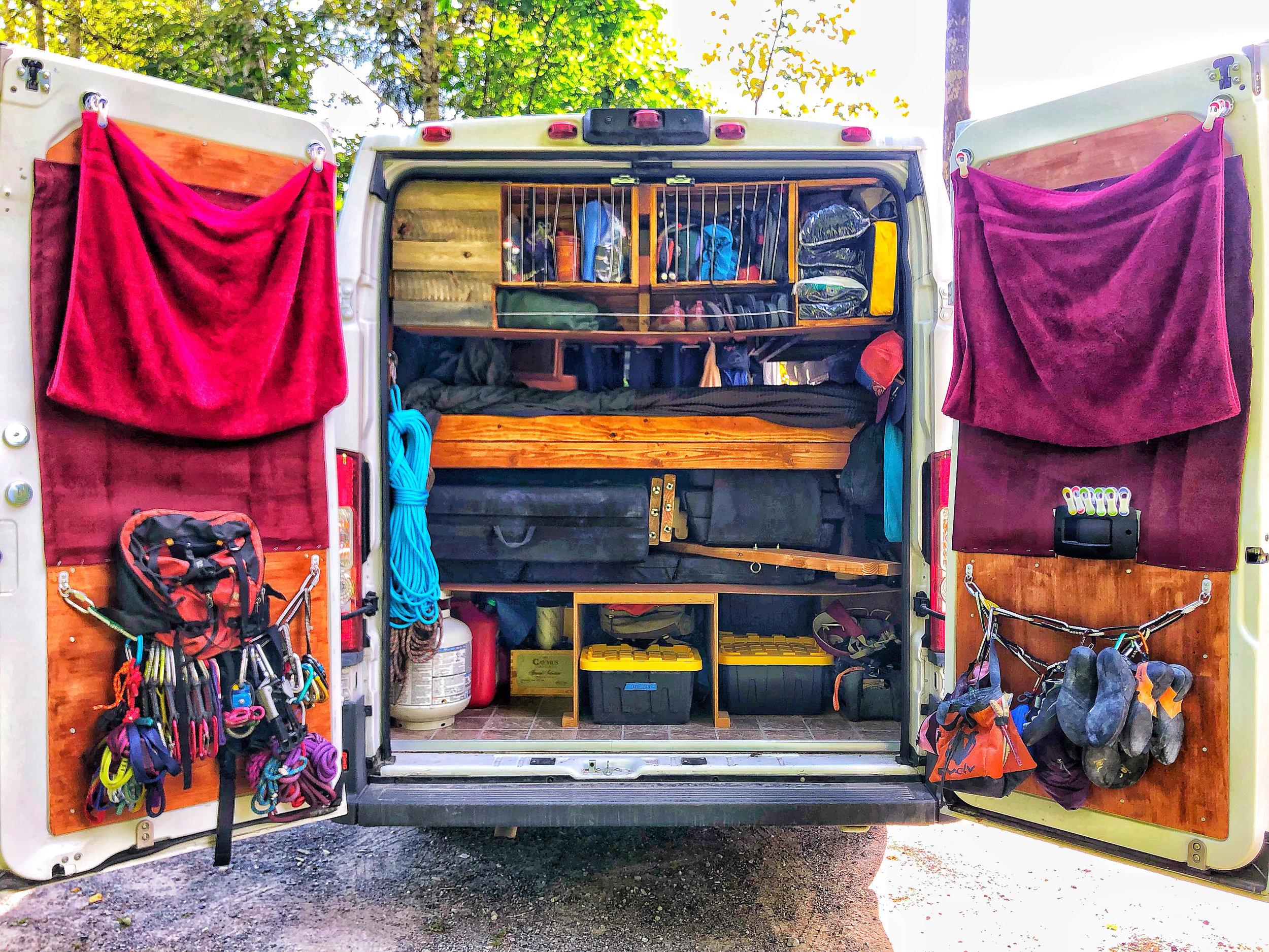  We’ve officially lived in our van for for whole months (whaaaaaattt?!) and we’re now living be on the road full time. This had given us time to really reflect on what van life is actually like.  #alwaystheadventure #vanlife 