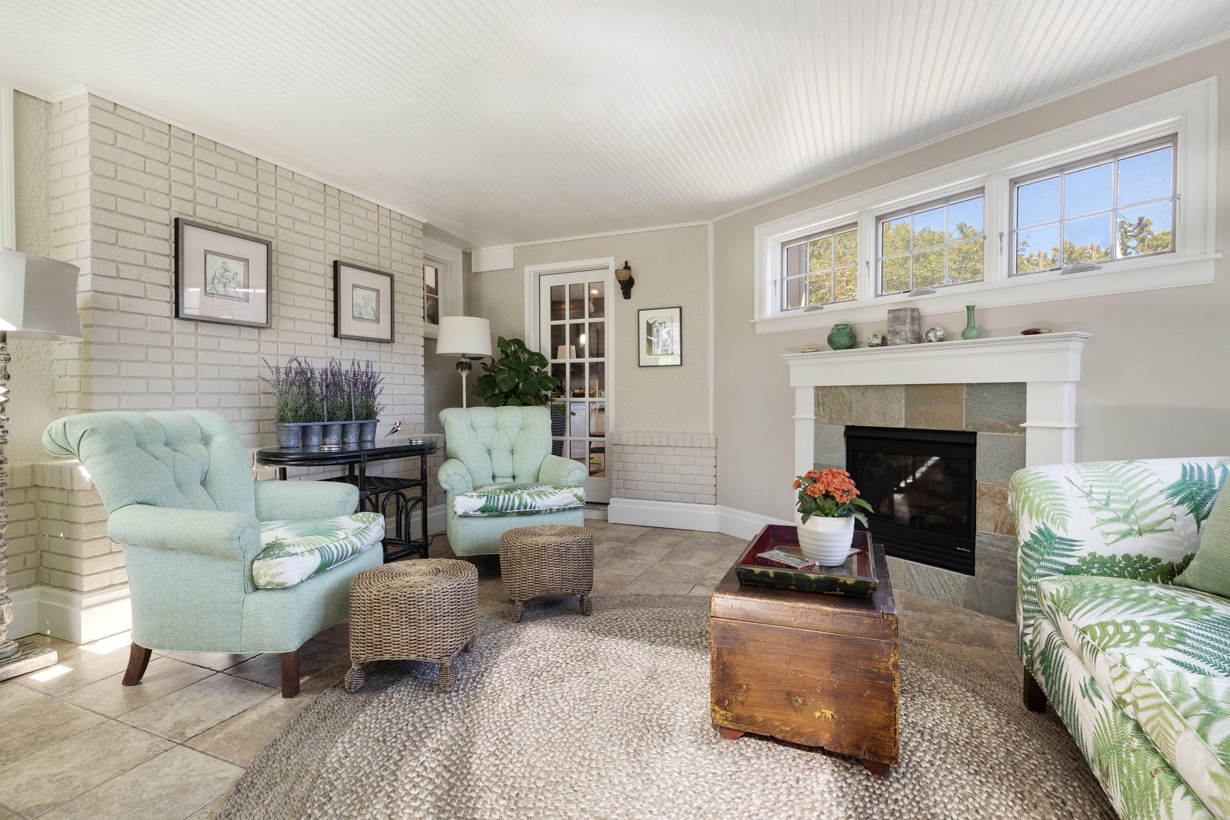 SUNROOM &amp; PATIO