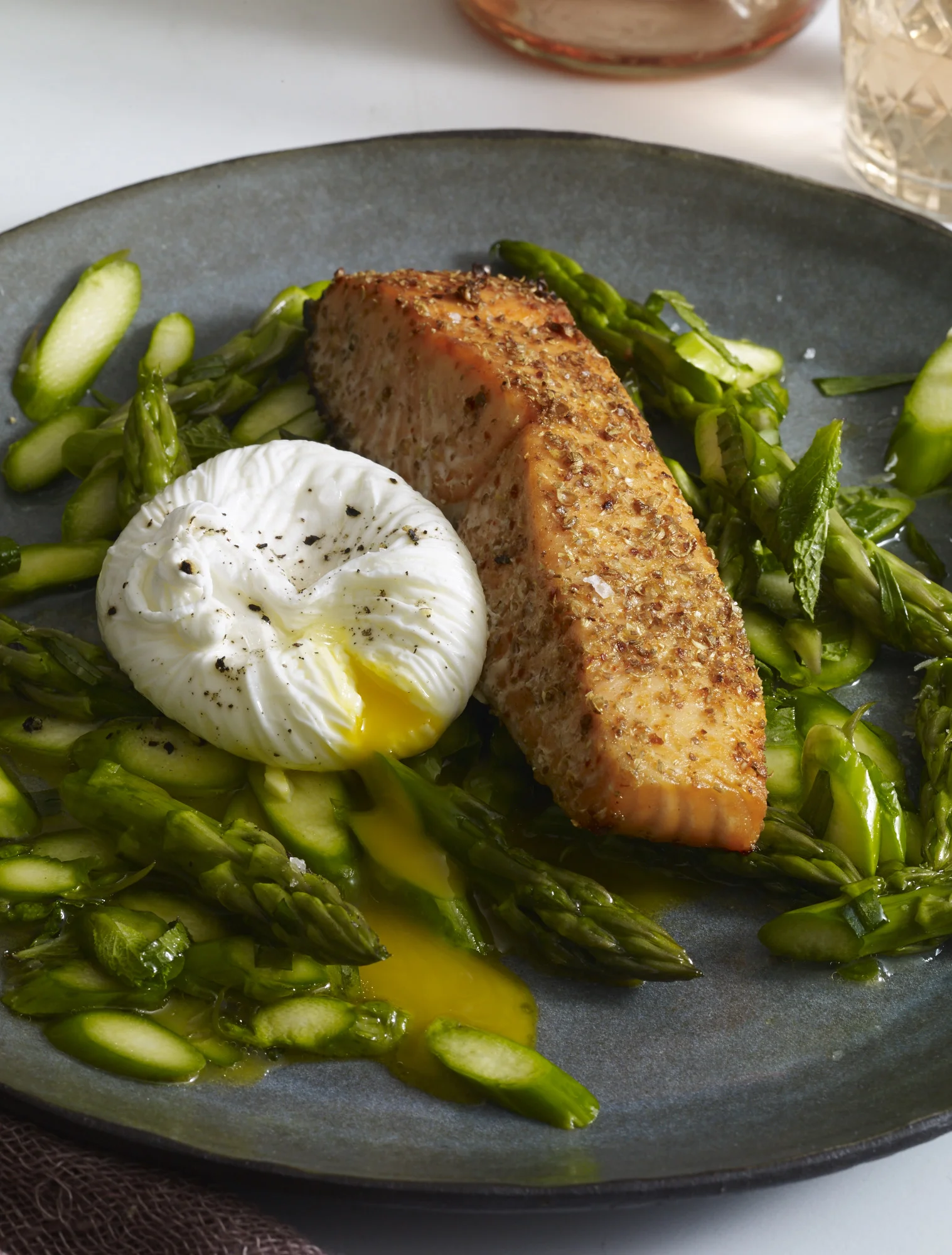 020416_EatingWell_Salmon_CorianderCrustedSalmon_151_Cropped.jpg