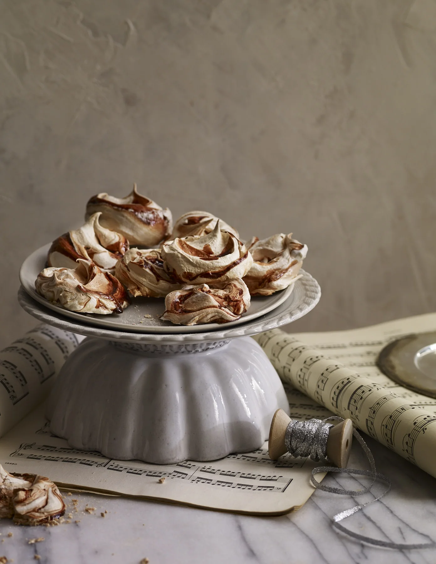 cocoa meringues.jpg