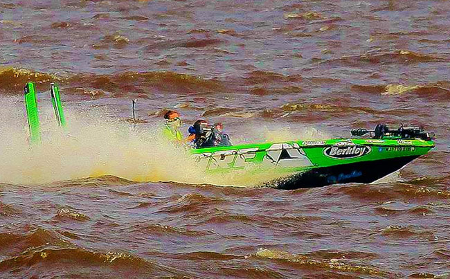 ARE pro Adrian Avena battling the waves on Day-2. - photo by James Overstreet, courtesy of BASSMASTER.com
