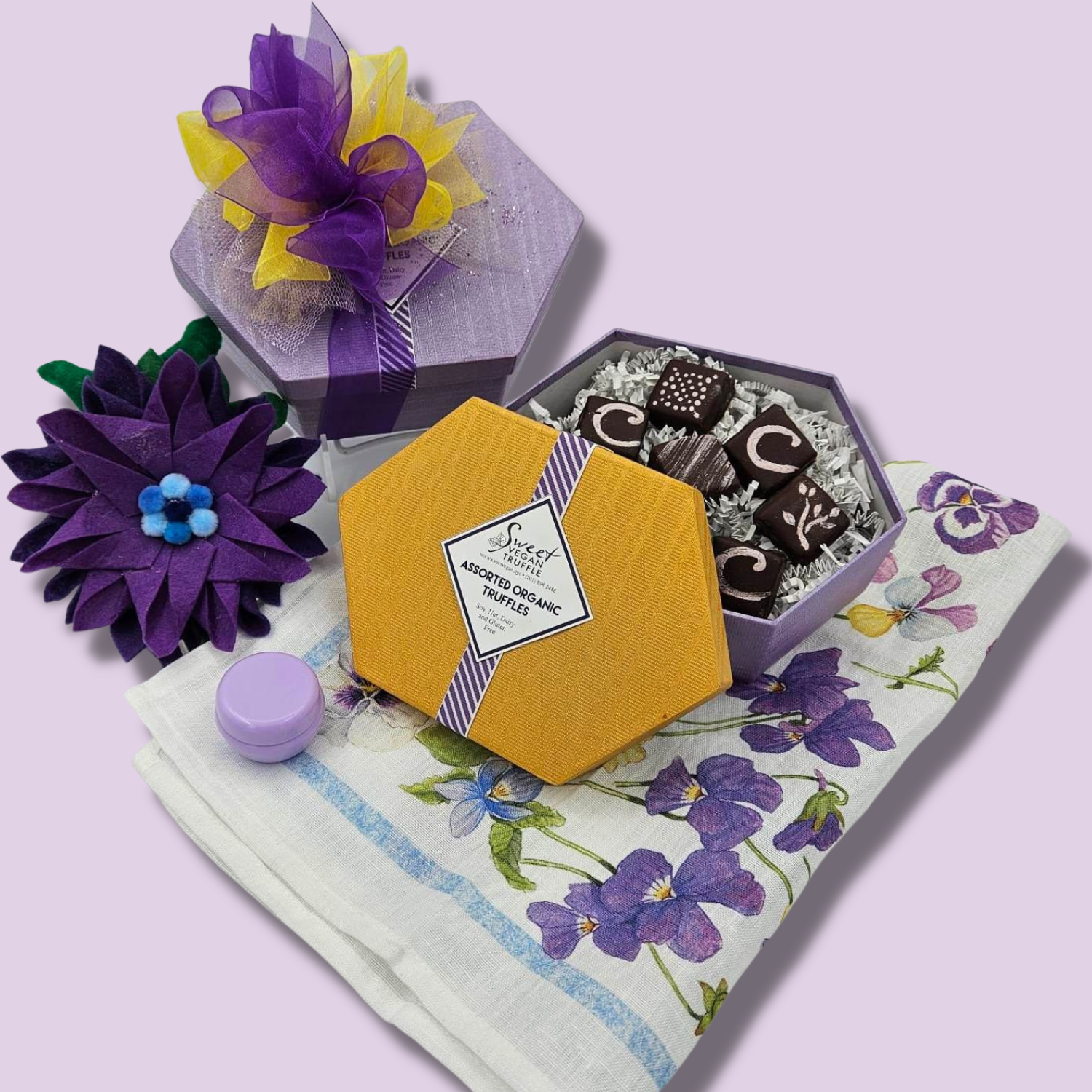 Luxury Vegan Mothers Day Gift Set — Sweet Vegan Chocolates image photo