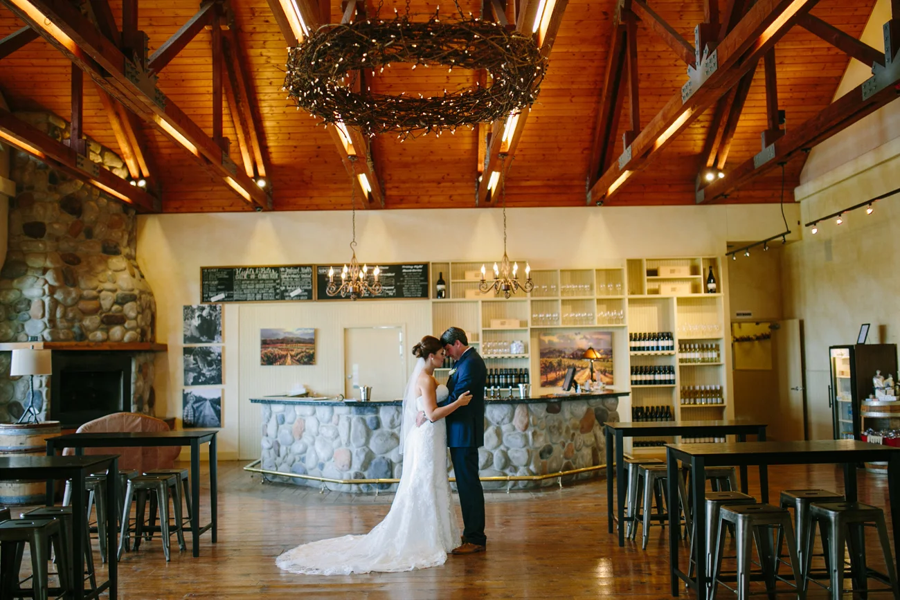 Three_Rivers_Winery_Wedding_ShannonNick_011.jpg