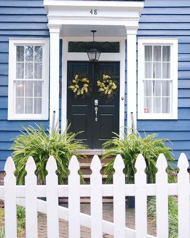 This is still the land of white picket fences. ⠀
💙
So thankful to live in the country of stubborn hope. Brave patriots. Dauntless dreamers.⠀
There&rsquo;s a long history of happy endings behind us. And many more to come.⠀
What&rsquo;s your favorite 
