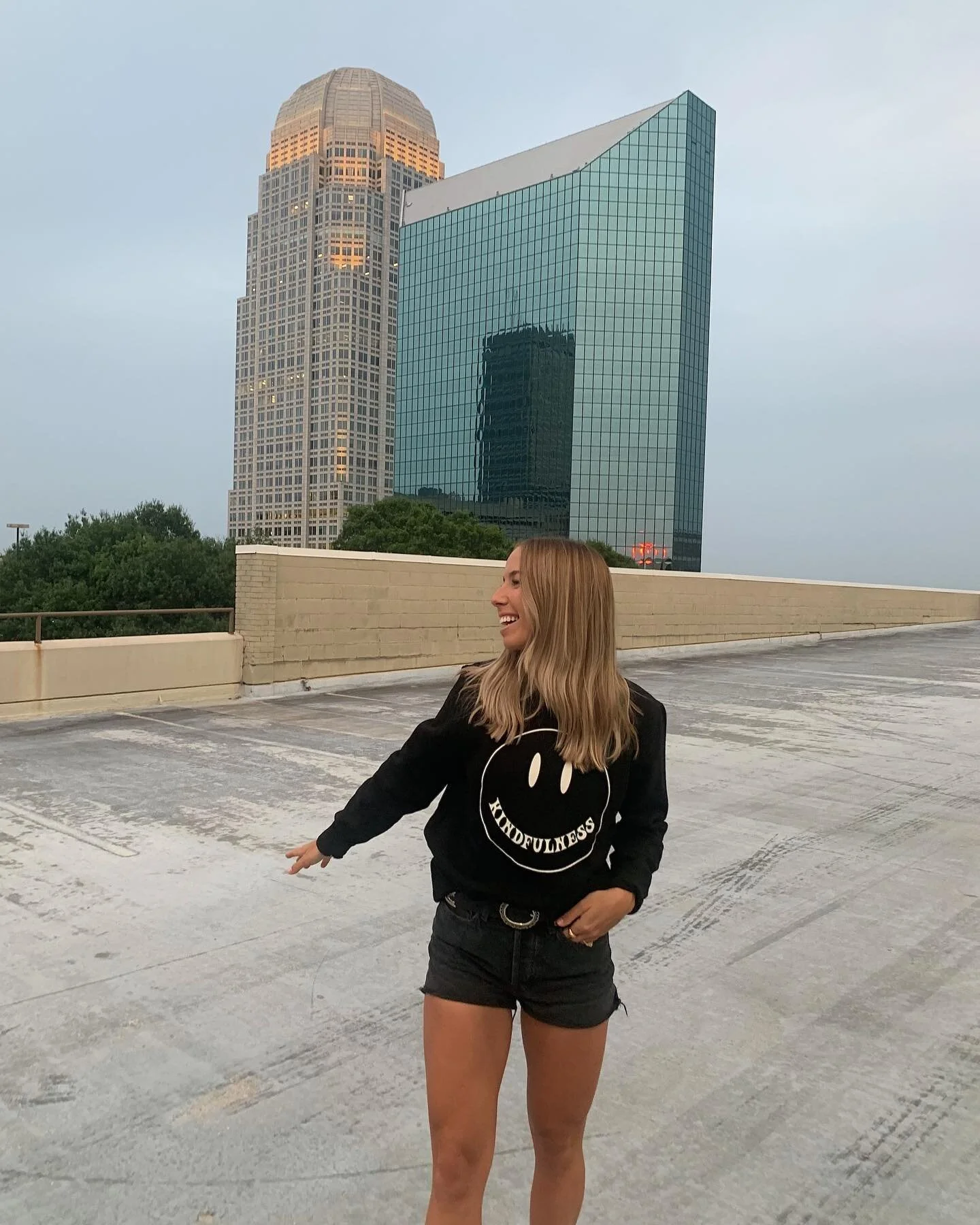 peace, love &amp; (be)er kind 🤍🍻

my fave sustainable brand @unitedbyblue is still having their end of spring/summer sale with 60% off site wide. For every purchase they clean up a pound of trash out of the ocean🌊 go support a quality brand w/ qua