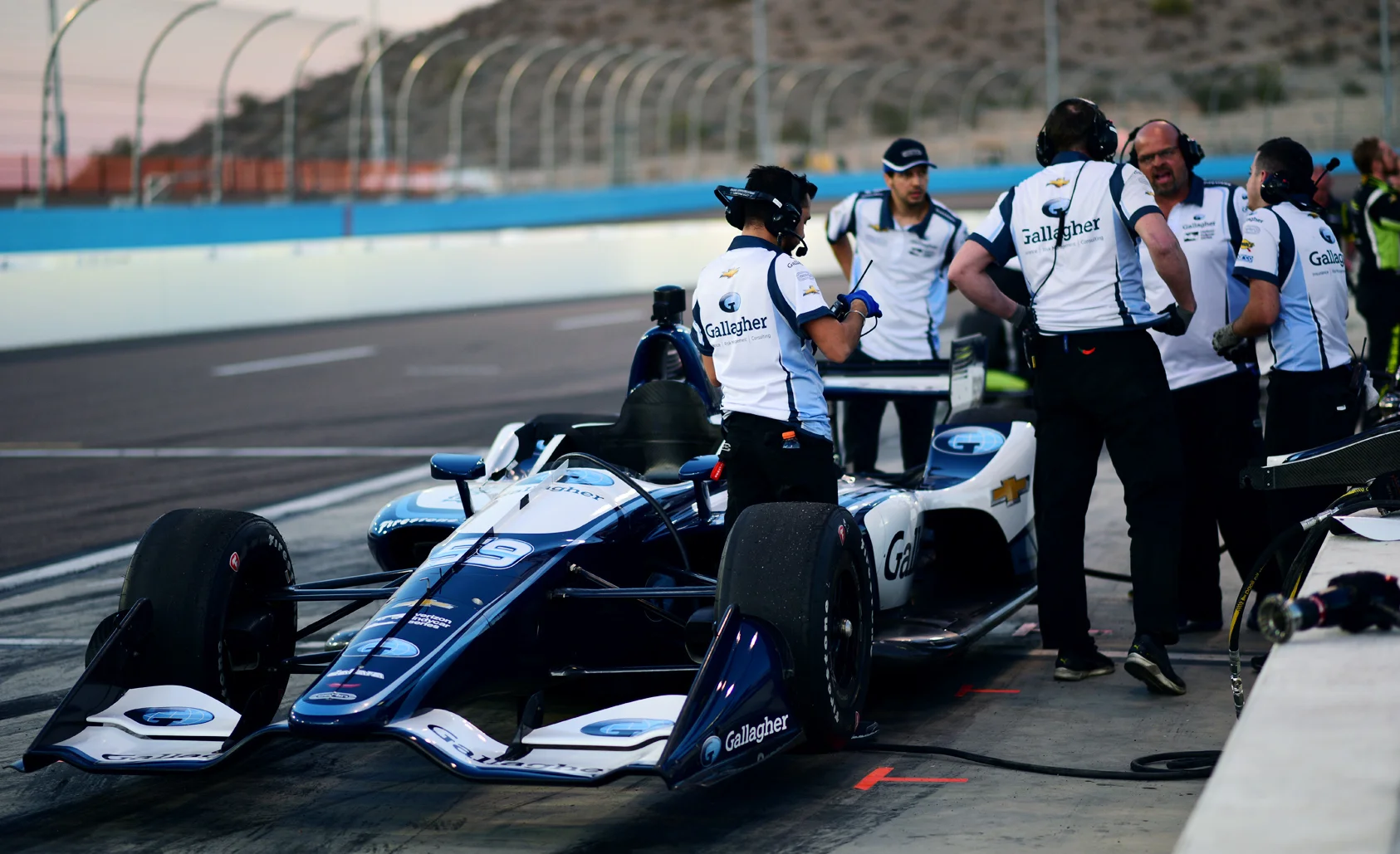 Gallgaher_Indy_pitcrew.jpg
