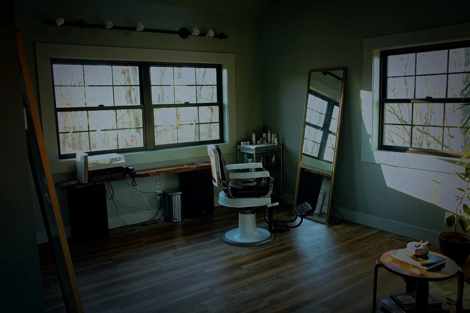 Personalized men haircuts in a serene cabin near Kansas City.jpg