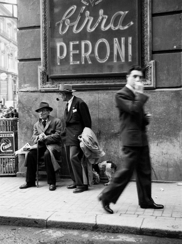 For the second time this year, I’m thrilled to be collaborating with Peroni Nastro Azzurro Australia to cover all the menswear action and some at Mercedes Benz Fashion Festival Sydney . I’ll be hunting the streets for #PeroniStyle and covering the backstage fun over at the Peroni Facebook page and of course here on the blog. Hope you enjoy!
Unknown photographer, Men In A Street Of Napoli.