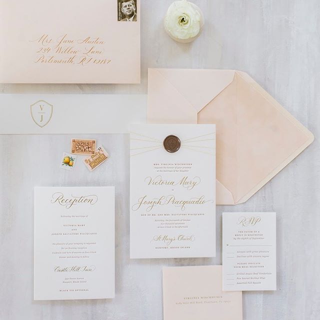 Hiring a Professional Wedding Stationer vs ordering from an online shop. What's the difference? 
In short: Your Experience & Our Expertise 
There are a million different options for Wedding Invitations for a newly engaged couple, so how can you deter