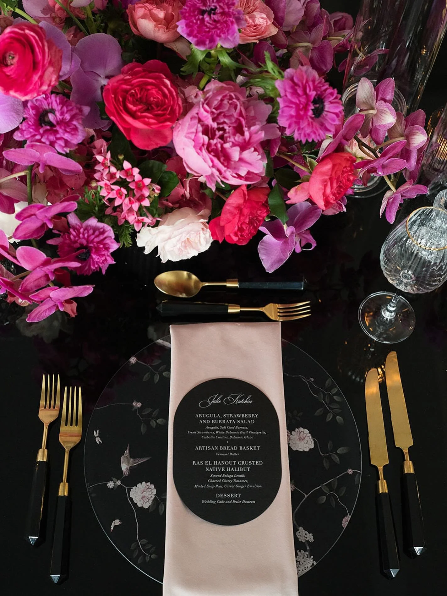 When the Summer galleries start to drop&hellip; 😍🤩 

This past season brought some really special clients and really beautiful work, we can&rsquo;t wait to share it all! 

Dream shot from J + B
Photography | @brookenashphoto 
Planning + Design | @l