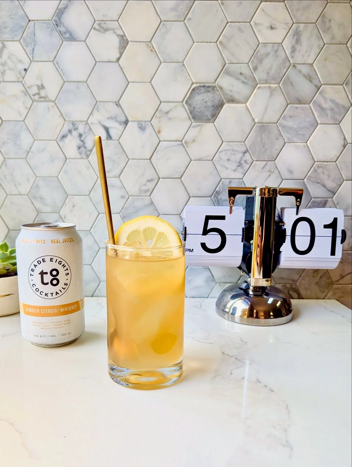 If the clock says 5:01 and there isn&rsquo;t a Ginger Citrus +Whiskey in your hand, are you even doing Friday right? ☺️

#tradeeightscocktails