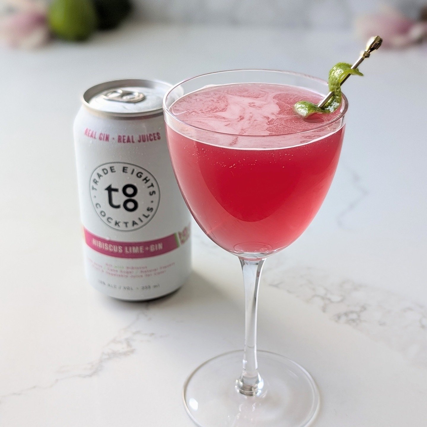 Trading the chocolate bunnies for hibiscus and real gin this year. Hope your Sunday is as bright as this Hibiscus Lime +Gin. 🌷🍸