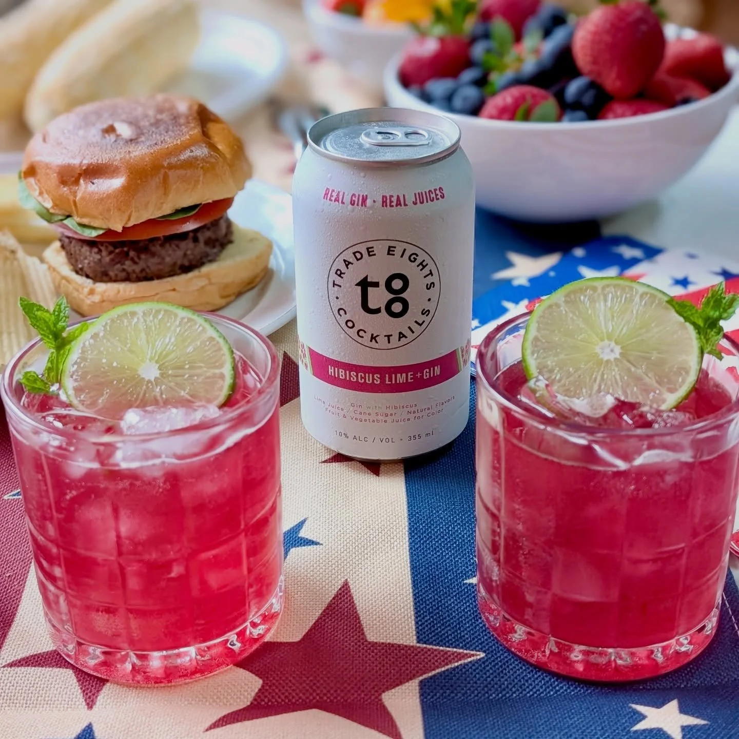 ✅Juicy burgers 🍔 
✅ Fresh fruit 🍓
✅ Cocktails on ice🍹

What&rsquo;s on your spread? 

Happy 4th of July weekend! 🇺🇸

#cannedcocktails #seattleeats #seattlelife #boiselife #boiseeats