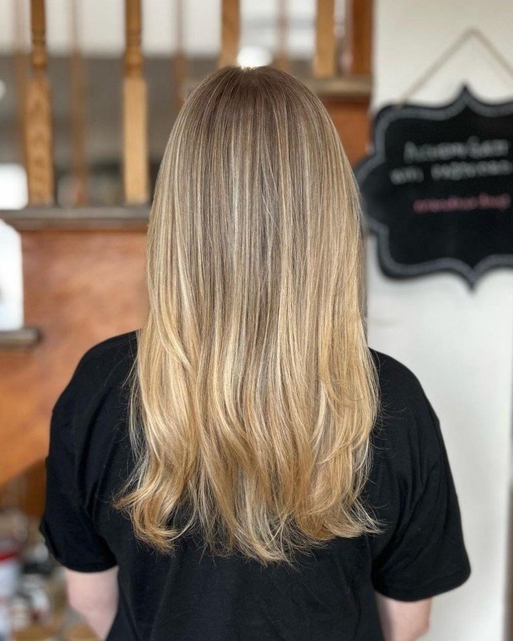 It's all about that dimension. 😍

Adding dimension to your hair is a great way to enhance your natural color and add a pop of brightness for spring!

This might be just the thing you're missing....

Ready to change your color this season? We're read