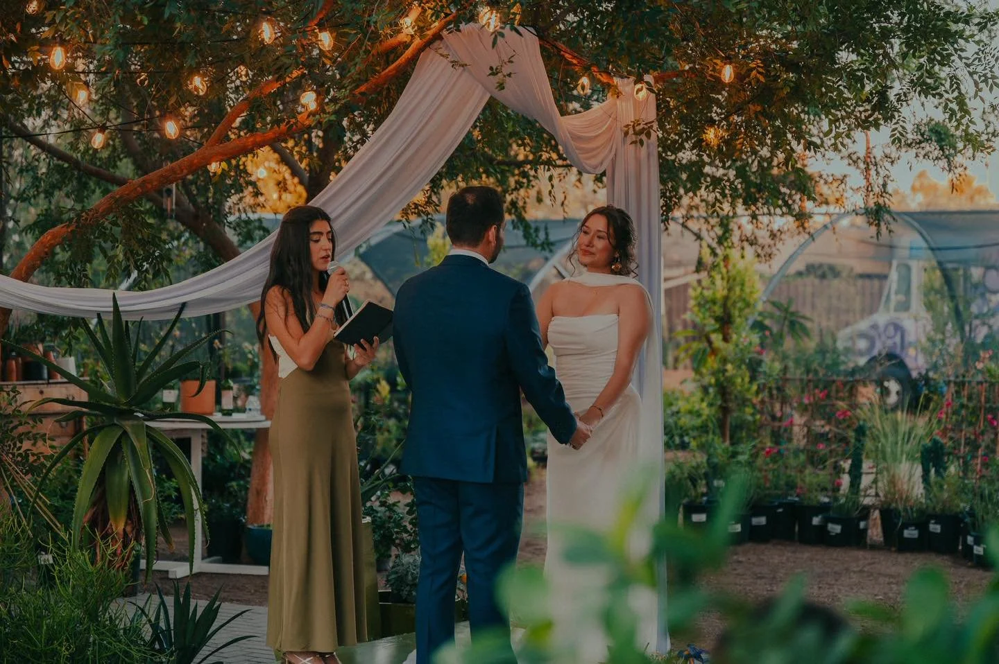 Did you know Dig It does weddings? 💍✨
Throwing it back to this dreamy spring celebration!

Want to get married at Dig It? Head to our website (link in bio) &mdash; we can&rsquo;t wait to help bring your day to life. 🌿🍾

#wedding #Arizonavenue #nur