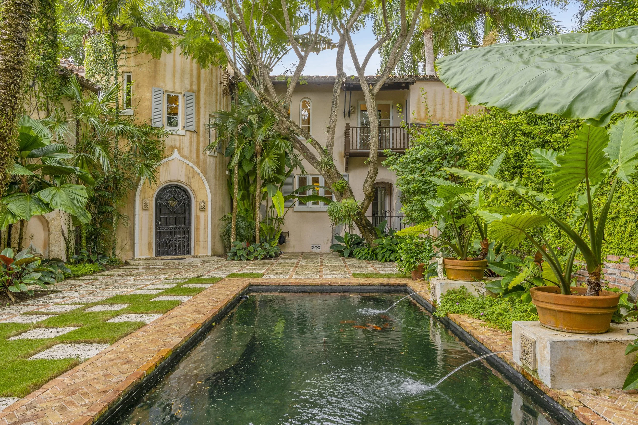Tour This Restored Classic 1929 Coconut Grove Estate Designed By De