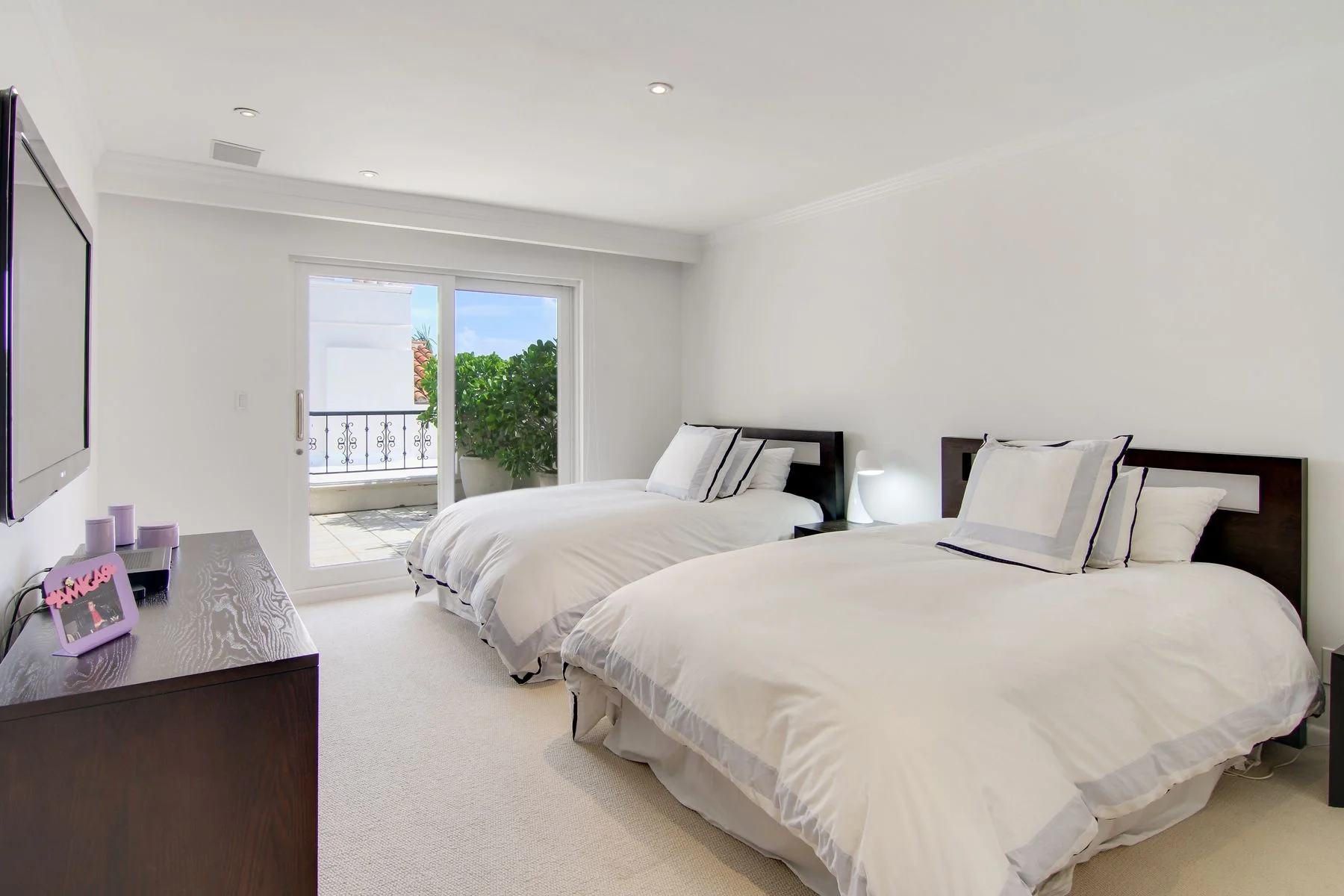 01__2444_fisher_island_dr_photo_by_miamirealestatephotographers.com.0.jpg