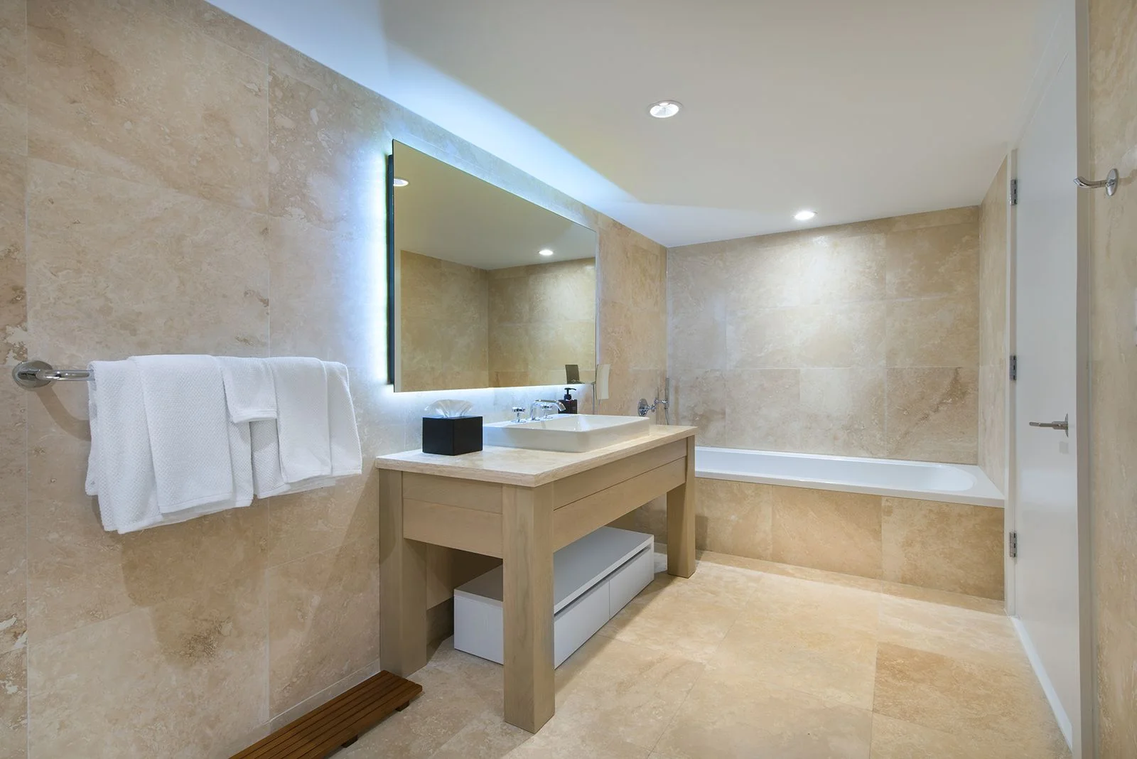 10-Master_Bath.0.jpg