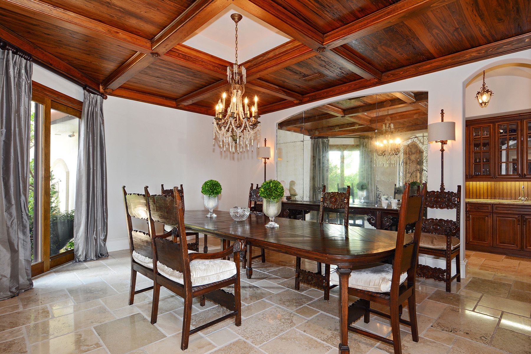 04_7321_Belle_Meade_Island_Dining_Room_HR.jpg