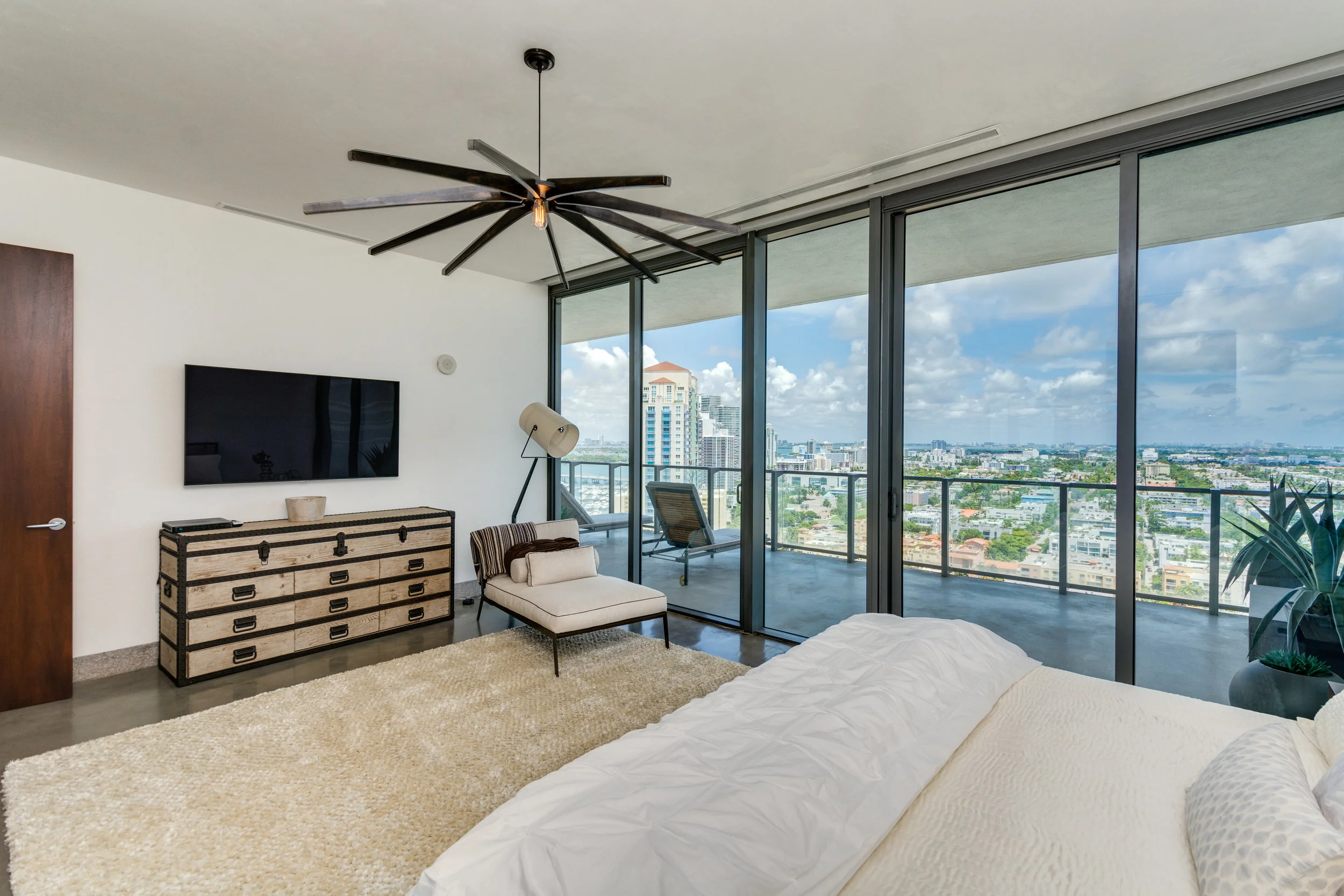 Tour The Record Breaking Apogee South Beach Penthouse Which Just Sold For $14.8 Million